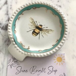 Anthropologie Lou Rota Spoon Rest Decaled Glazed Stoneware Bee New In Box